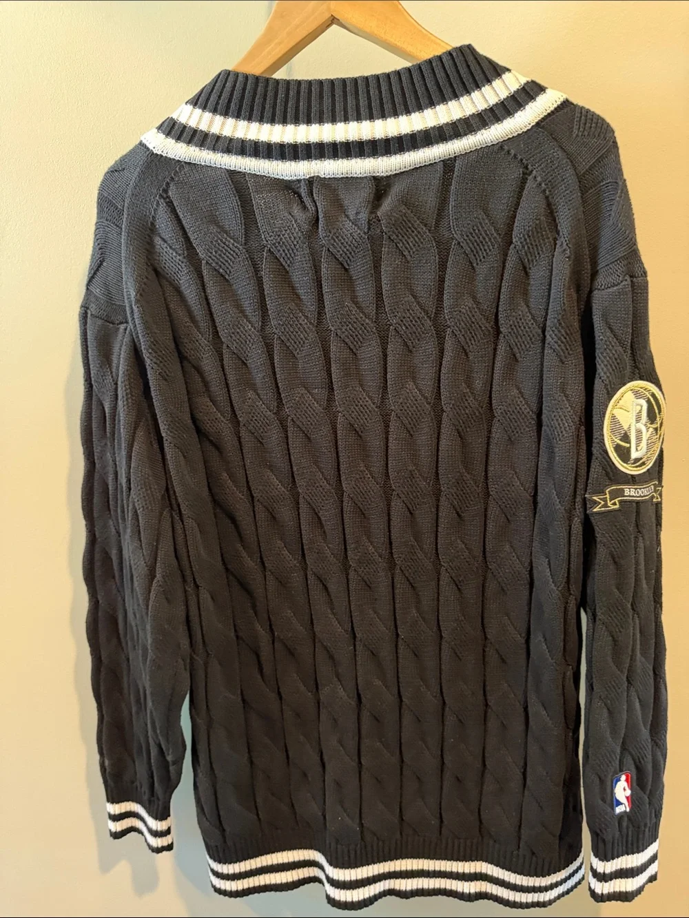 Pro Standard L NBA Brooklyn Nets Black Preppy/Varsity Cable Knit V-Neck Sweater